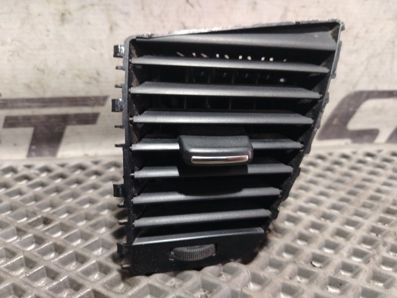 Дефлектор обдува салона Audi Q5 2010 8R