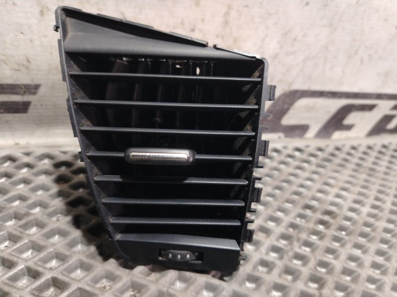 Дефлектор воздушный Audi Q5 2010 8R