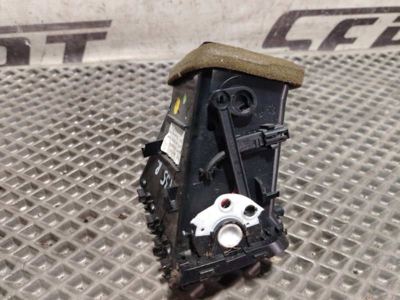 Дефлектор воздушный Audi Q5 2010 8R