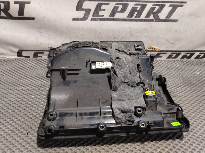 Бардачок Audi Q5 2010 8R