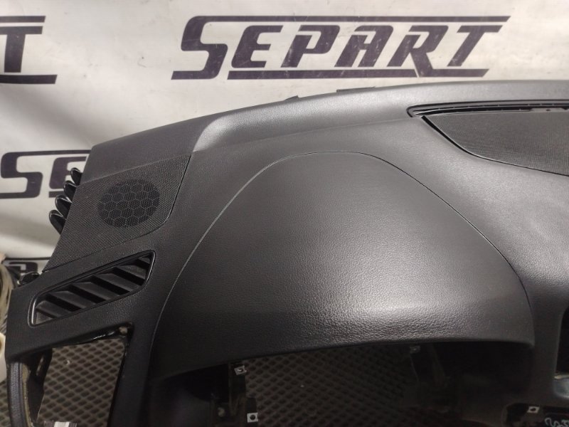 Торпедо Audi Q5 2010 8R