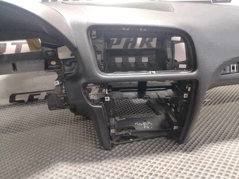 Торпедо Audi Q5 2010 8R