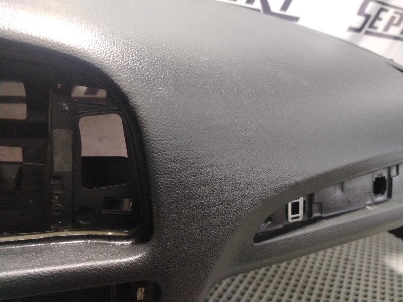 Торпедо Audi Q5 2010 8R