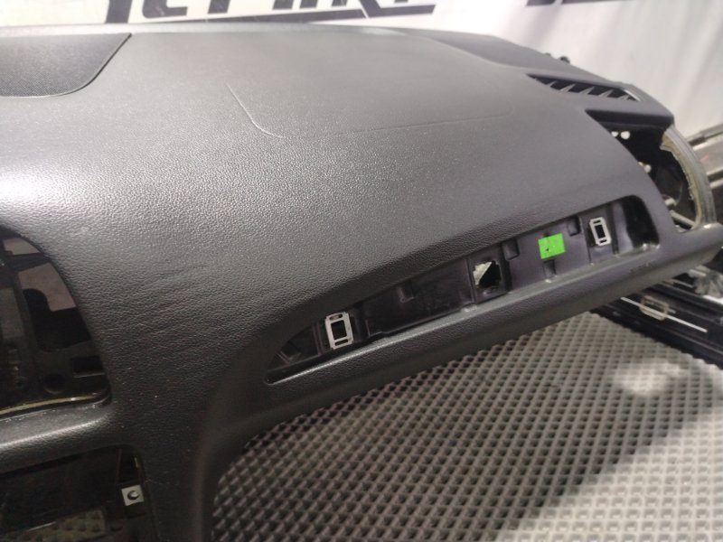 Торпедо Audi Q5 2010 8R