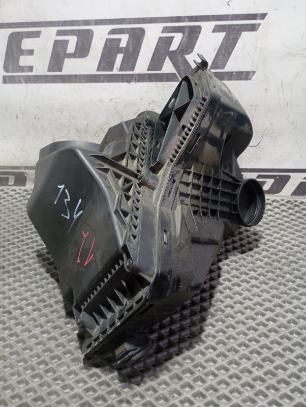 Фильтр воздушный двигателя Audi A4 2011 B8