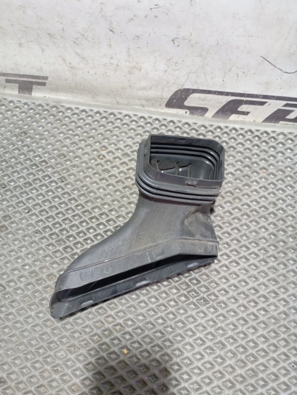 Воздуховод Audi A4 2011 B8