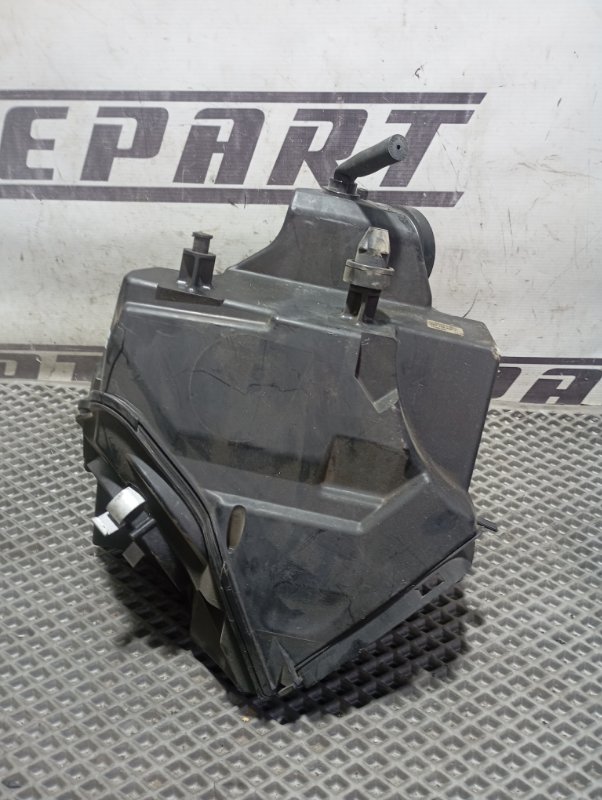 Фильтр воздушный двигателя Audi A4 2008 B8