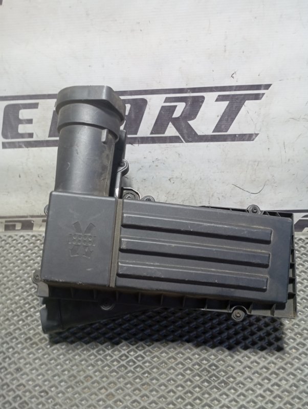 Фильтр воздушный двигателя Volkswagen Tiguan 2014 5N