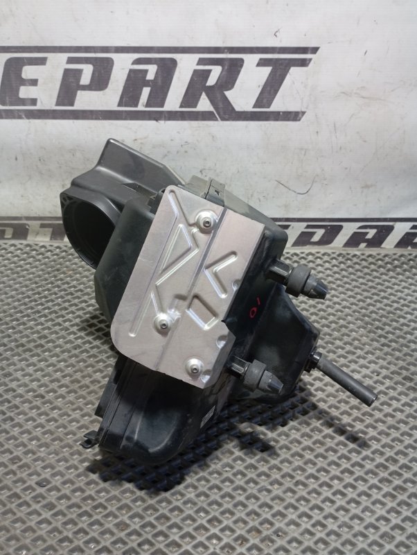 Фильтр воздушный двигателя Audi A4 2008 B8