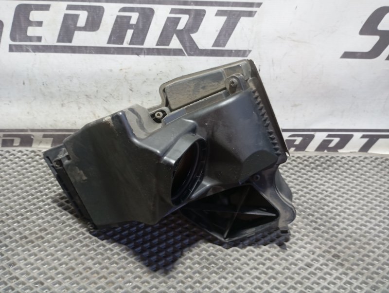 Фильтр воздушный двигателя Audi A4 2008 B8