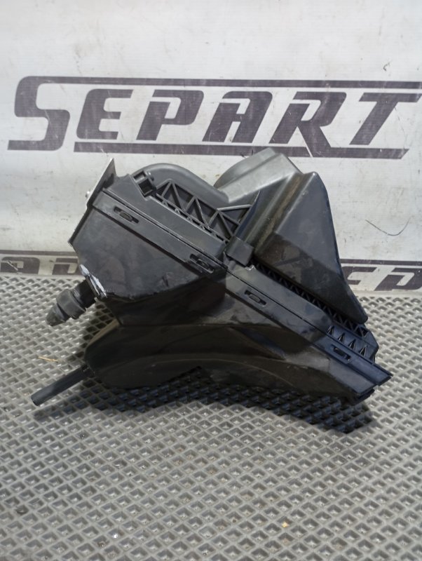 Фильтр воздушный двигателя Audi A4 2011 B8