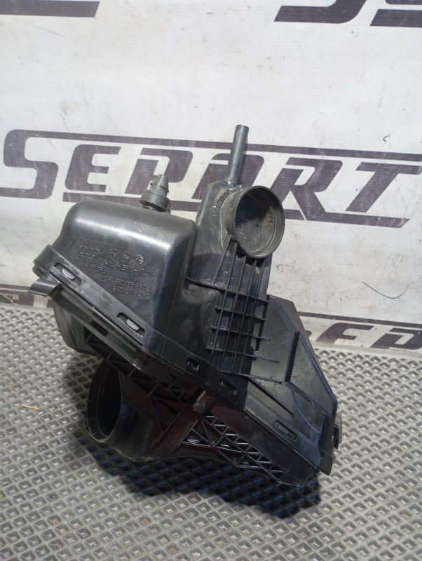 Фильтр воздушный двигателя Audi A4 2011 B8