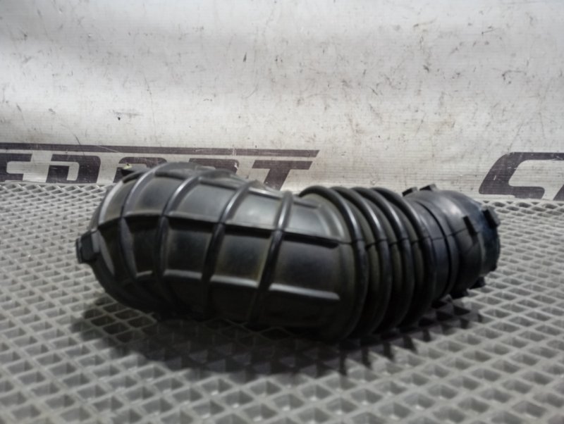 Патрубок воздушного фильтра Audi A4 2011 B8