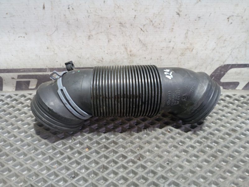 Патрубок воздушного фильтра Audi A3 2011 8P
