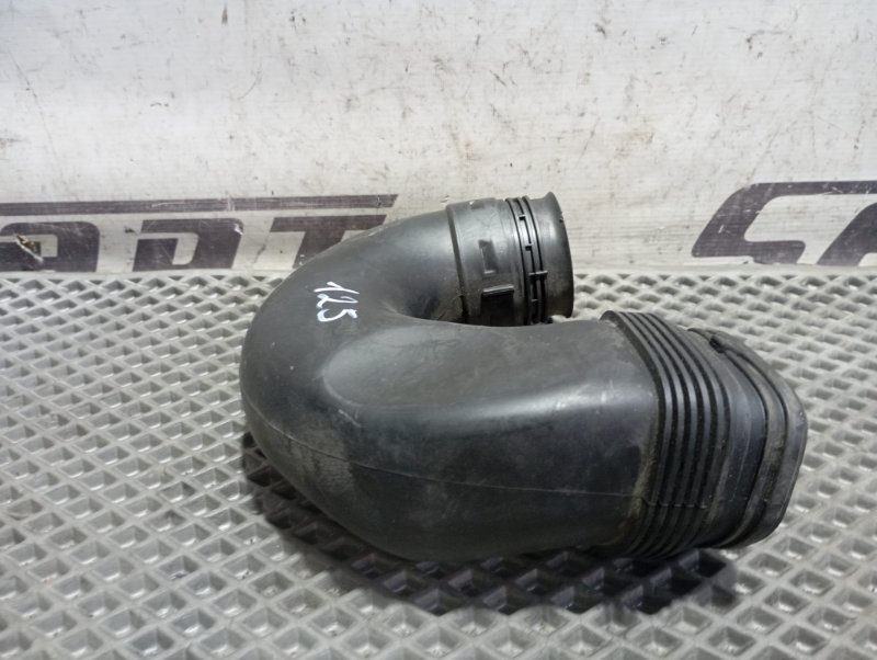 Патрубок воздушного фильтра Audi A3 2011 8P