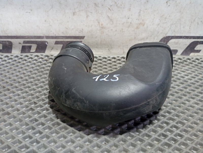 Патрубок воздушного фильтра Audi A3 2011 8P