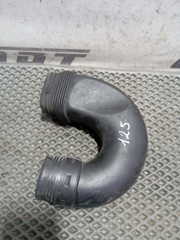 Патрубок воздушного фильтра Audi A3 2011 8P