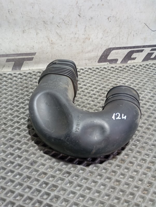 Патрубок воздушного фильтра Volkswagen Golf 2011 Mk6