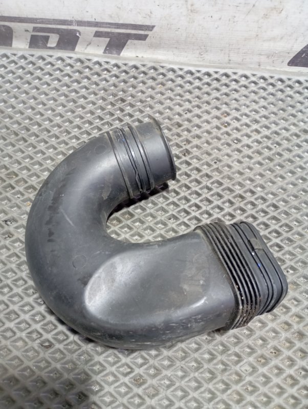 Патрубок воздушного фильтра Volkswagen Golf 2011 Mk6