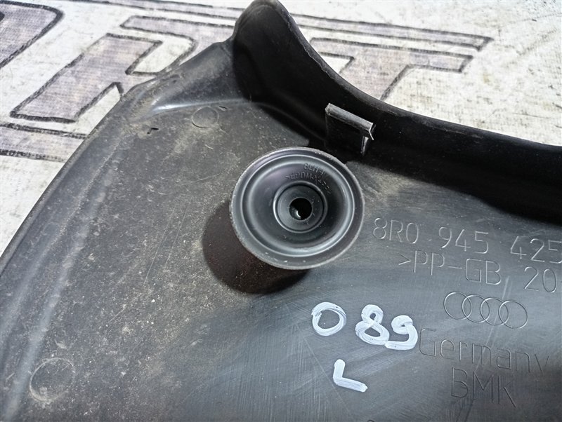 Крышка фонаря Audi Q5 2012 8R