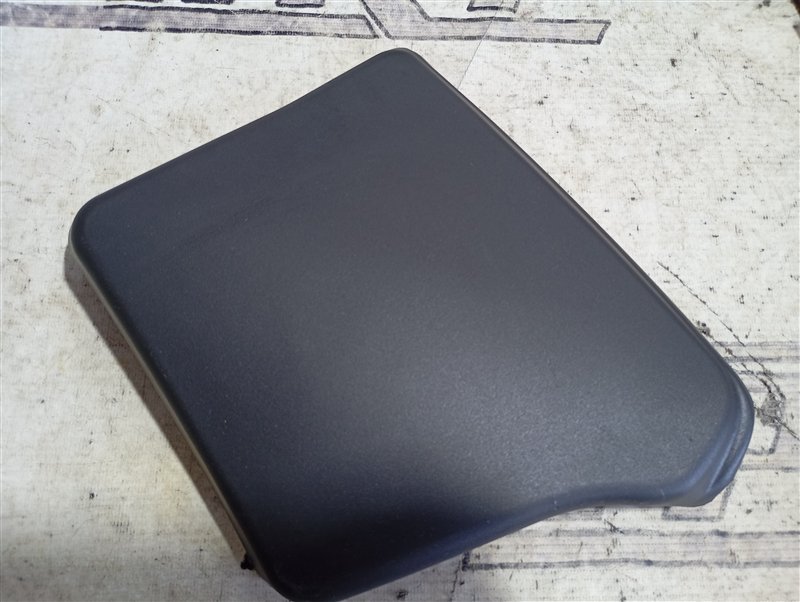 Крышка фонаря Audi Q5 2013 8R