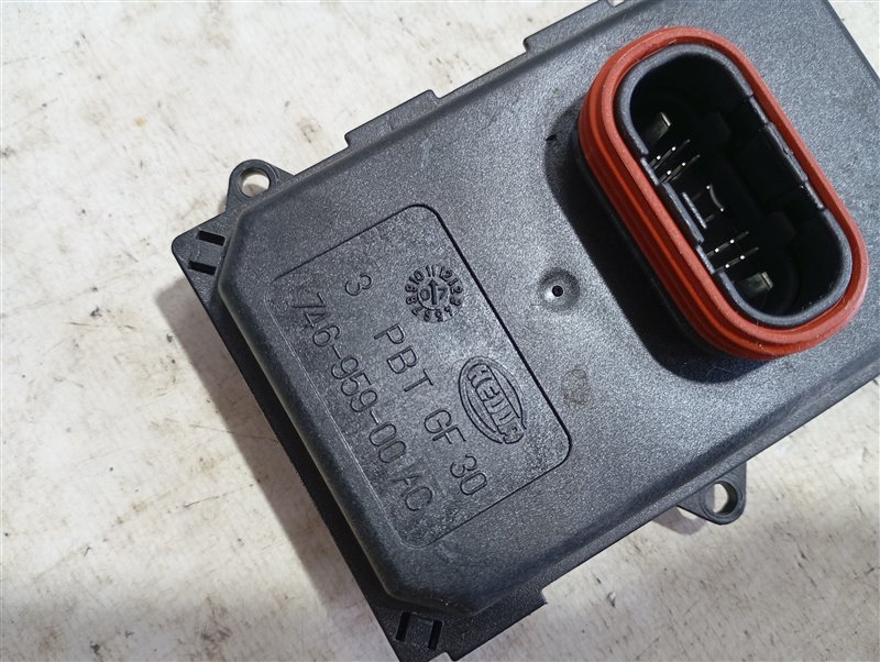 Блок управления адаптивным освещением Volkswagen Touareg 2008