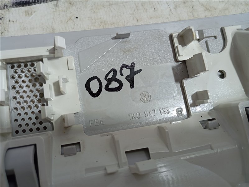 Плафон салона Volkswagen Passat 2008 B6