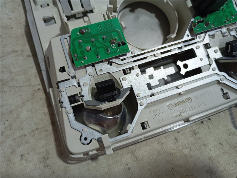 Плафон салона Volkswagen Passat 2008 B6