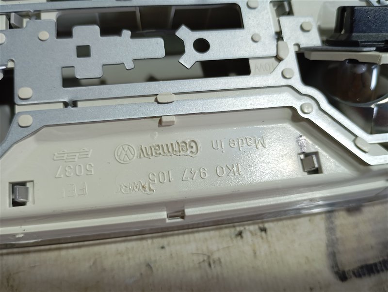 Плафон салона Volkswagen Passat 2008 B6