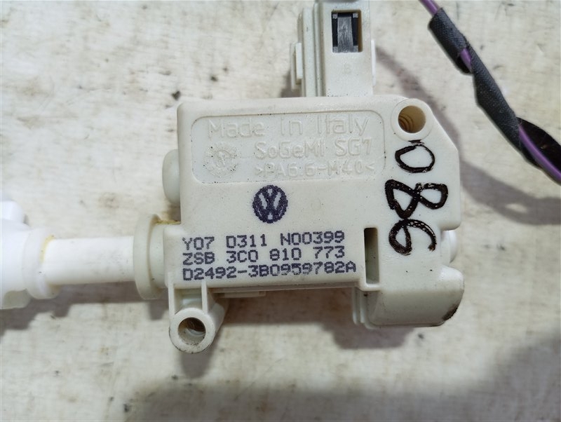 Актуатор лючка топливного бака Volkswagen Passat 2008 B6