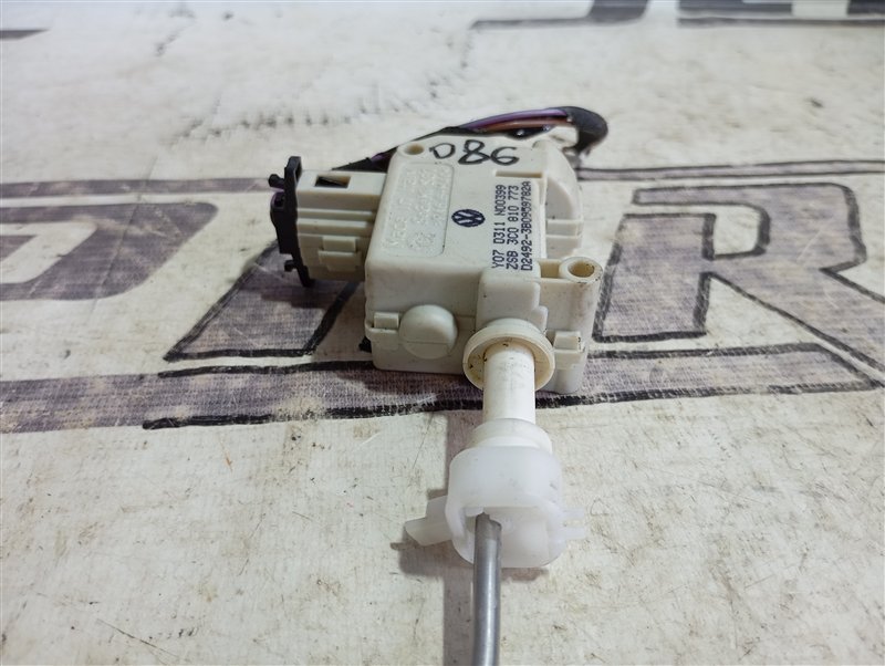 Актуатор лючка топливного бака Volkswagen Passat 2008 B6