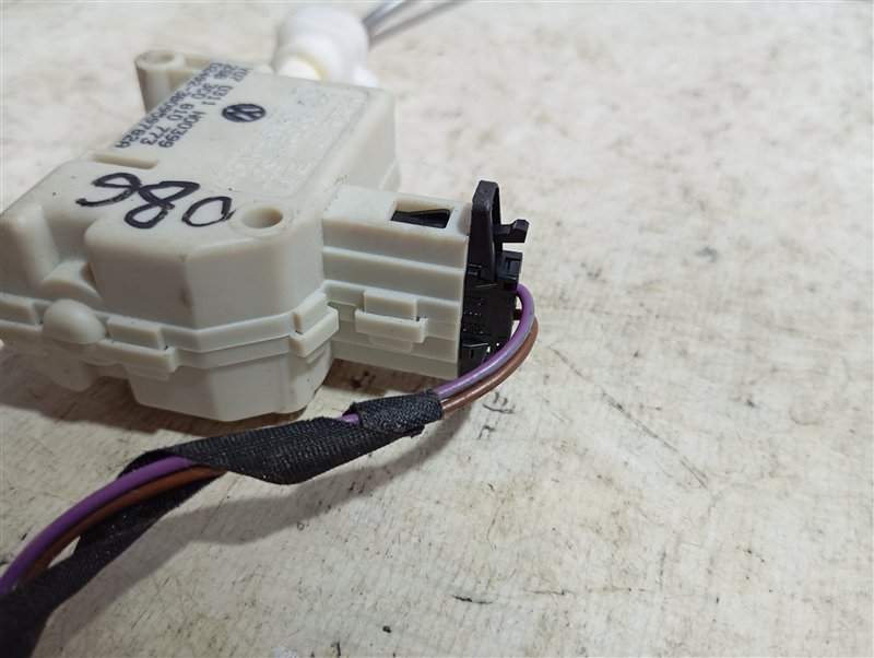 Актуатор лючка топливного бака Volkswagen Passat 2008 B6