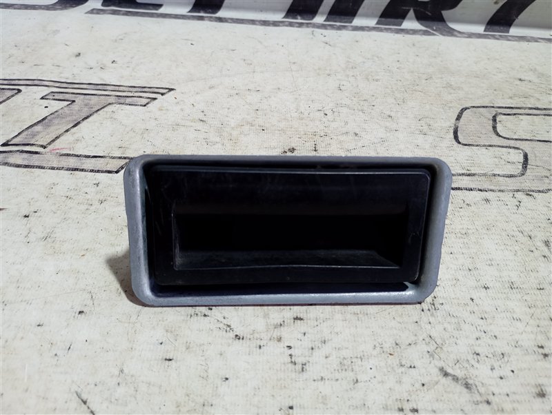 Ручка открывания багажника Volkswagen Touran 2011 1T