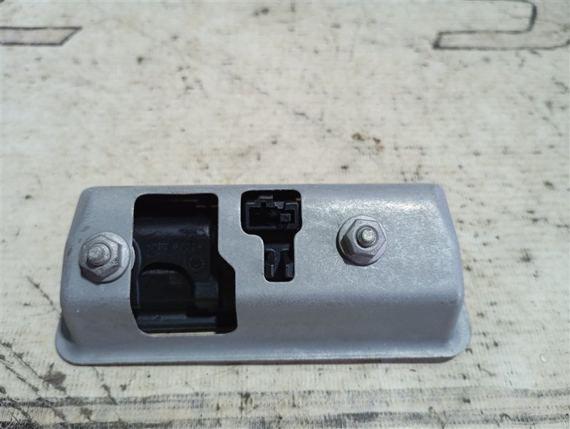 Ручка открывания багажника Volkswagen Touran 2011 1T