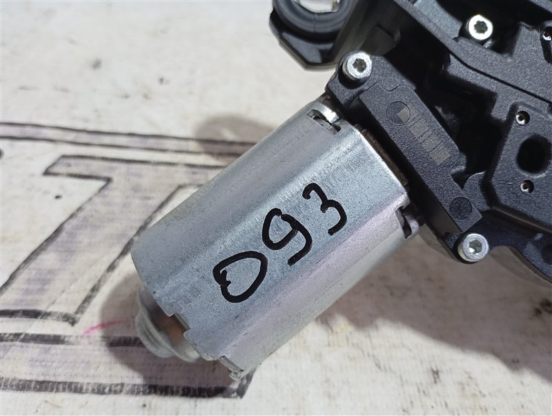 Моторчик стеклоочистителя Volkswagen Touran 2011 1T