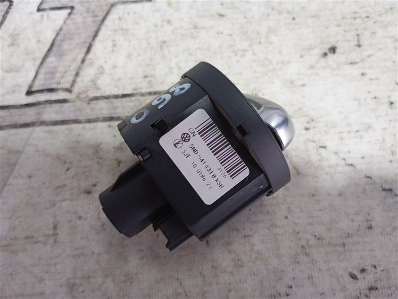 Переключатель света фар Volkswagen Passat 2006 B6