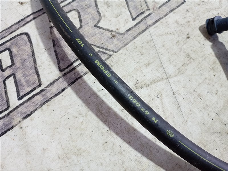 Шланг омывателя фар Volkswagen Touareg 2008