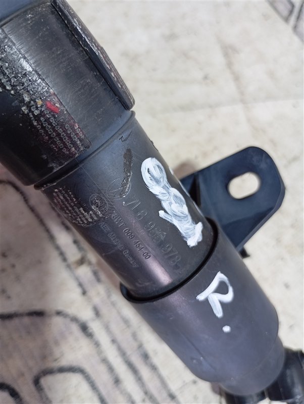 Форсунка омывателя фар Volkswagen Touareg 2008