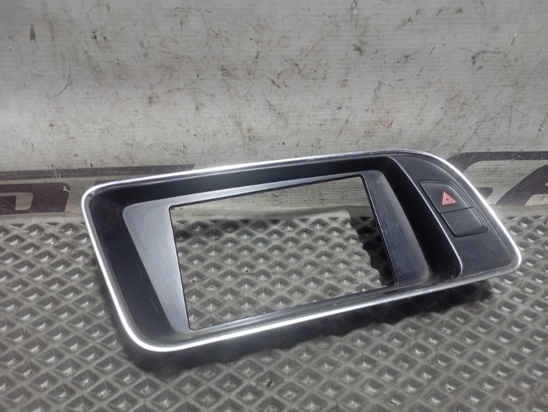 Рамка монитора Audi Q5 2010 8R