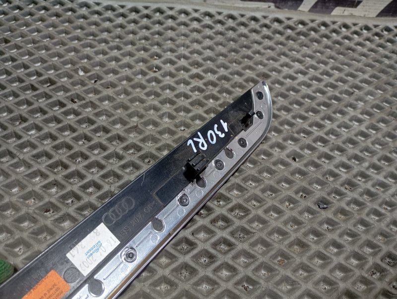 Вставка дверной карты декоративная Audi A6 2010 C6