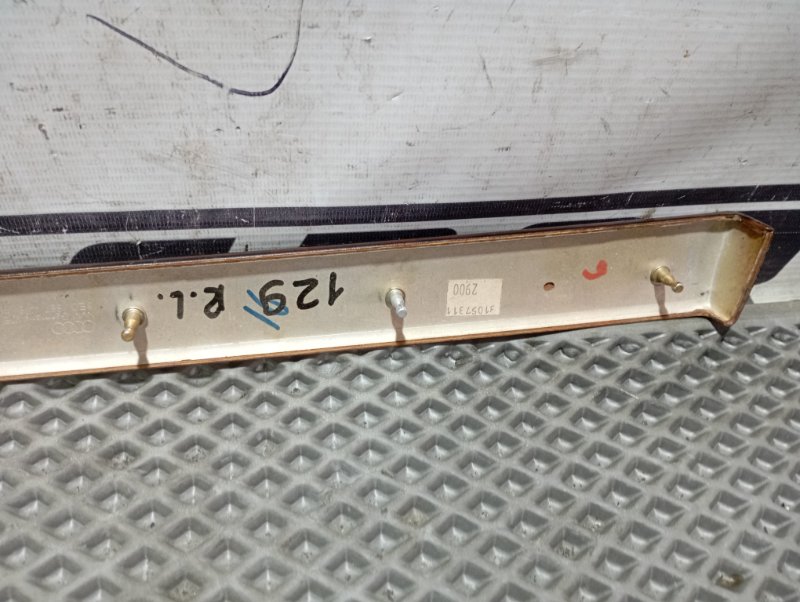 Вставка дверной карты декоративная Audi A4 2006 B7