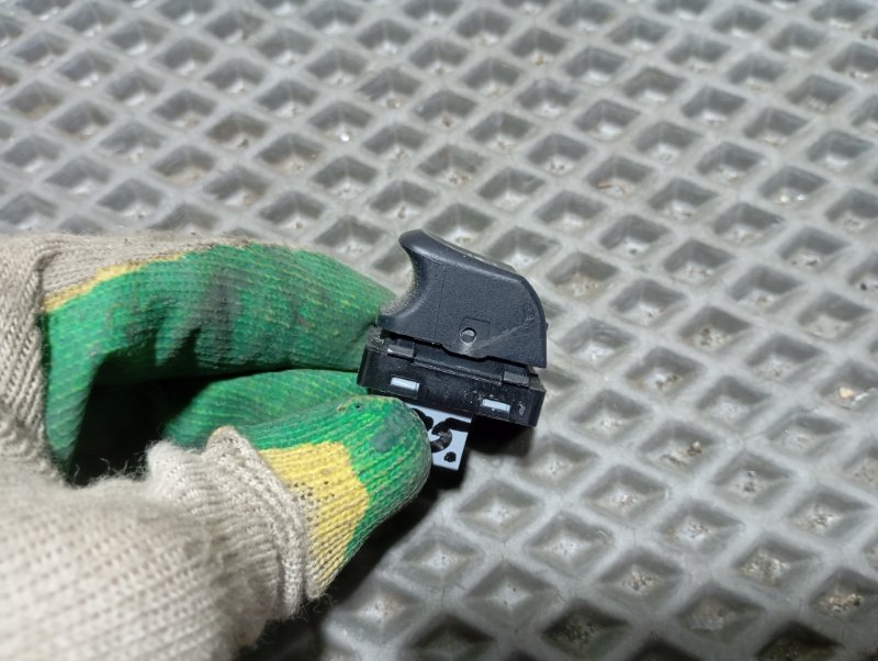 Кнопка стеклоподъемника Audi Q5 2010 8R