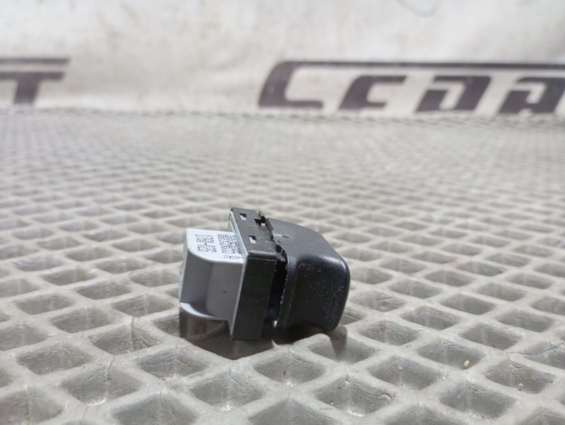Кнопка стеклоподъемника Audi Q5 2010 8R