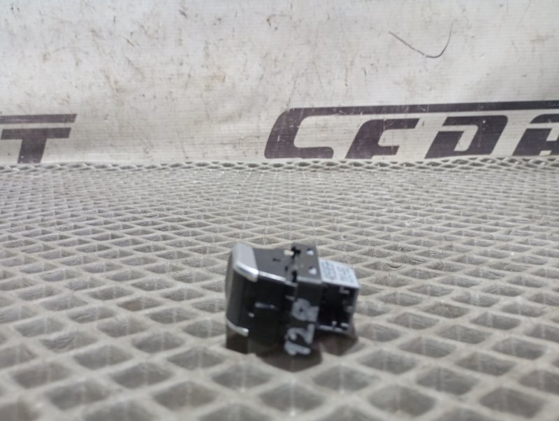 Кнопка стеклоподъемника Audi A6 ALLROAD 2014 C7