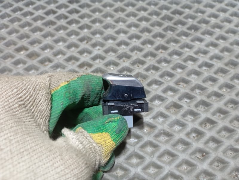 Кнопка стеклоподъемника Audi A6 ALLROAD 2014 C7