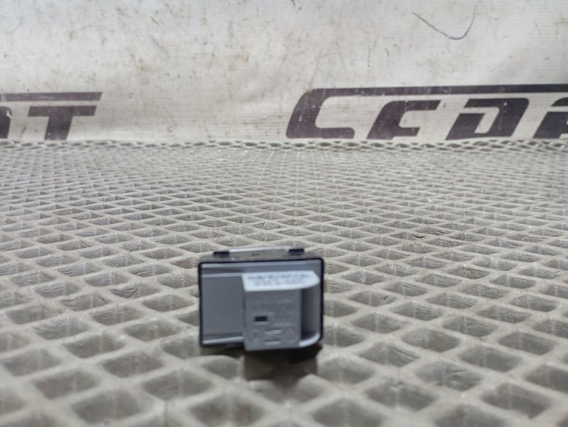 Кнопка стеклоподъемника Audi A6 ALLROAD 2014 C7