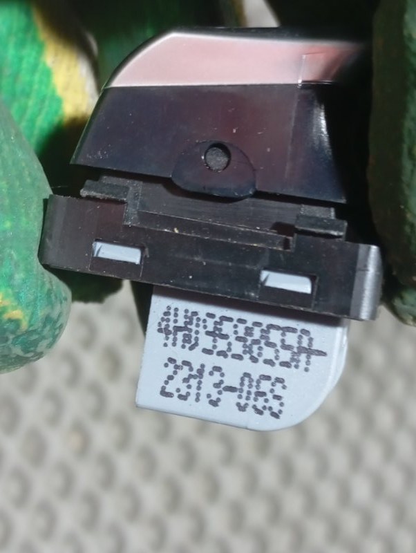 Кнопка стеклоподъемника Audi A6 ALLROAD 2014 C7