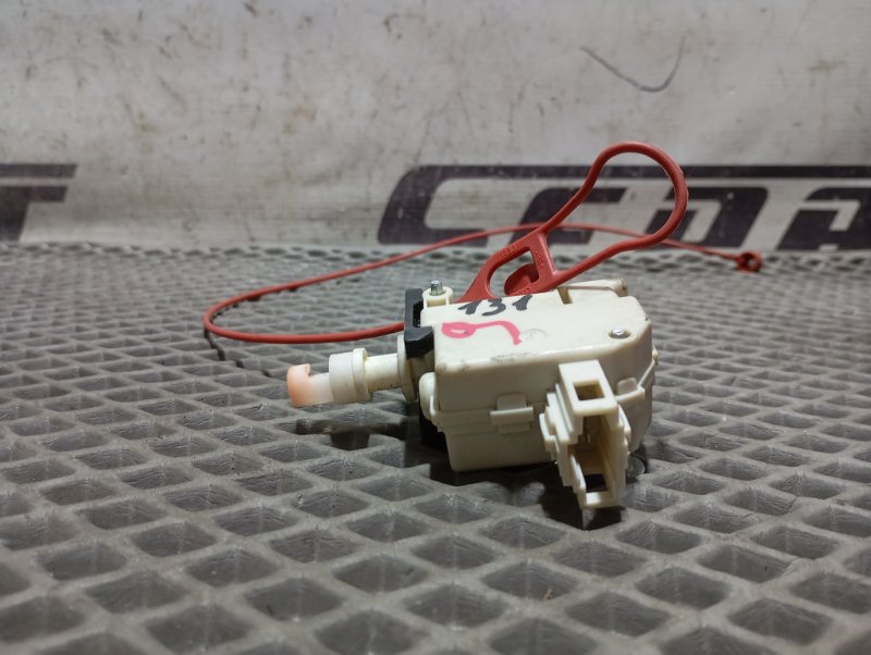 Актуатор лючка топливного бака Audi A6 2007 C6