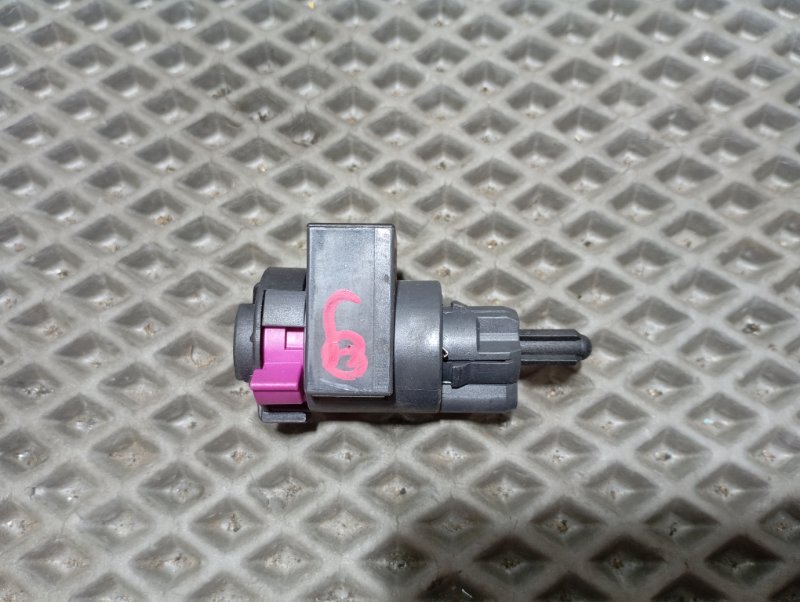 Концевик педали тормоза Audi A6 2007 C6