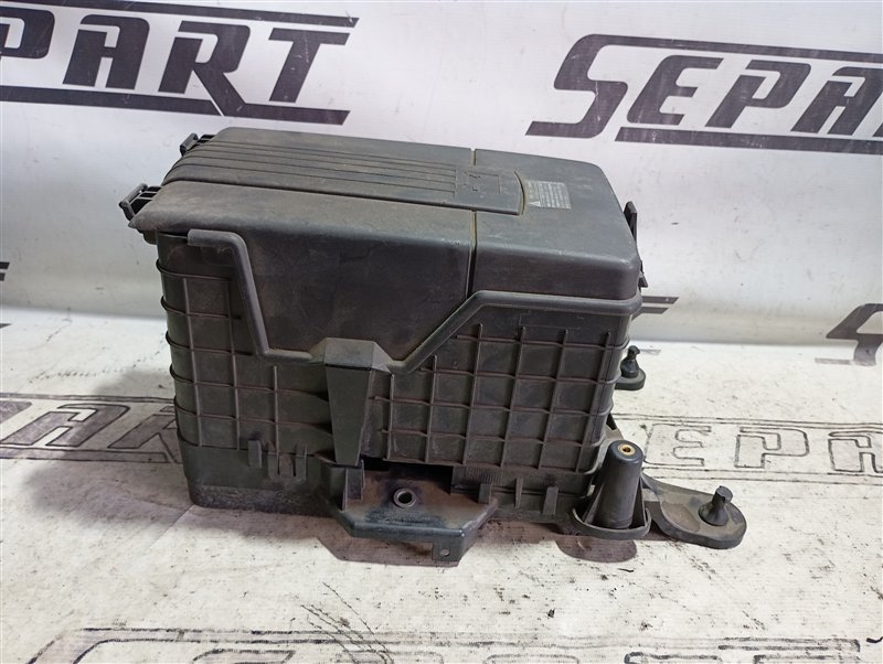 Кожух аккумулятора Volkswagen Passat 2006 B6